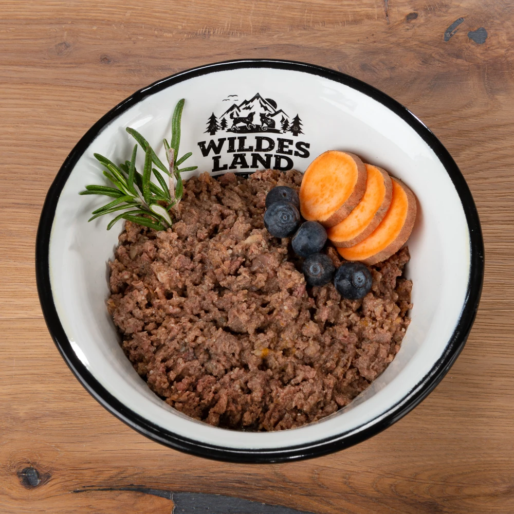 Wildes Land Rind Mit Süßkartoffel, Apfel Und Wildkräutern Nassfutter 6 X 400 G 6 Wildes Land Rind Mit Süßkartoffel, Apfel Und Wildkräutern Nassfutter 6 X 400 G – Bild 4